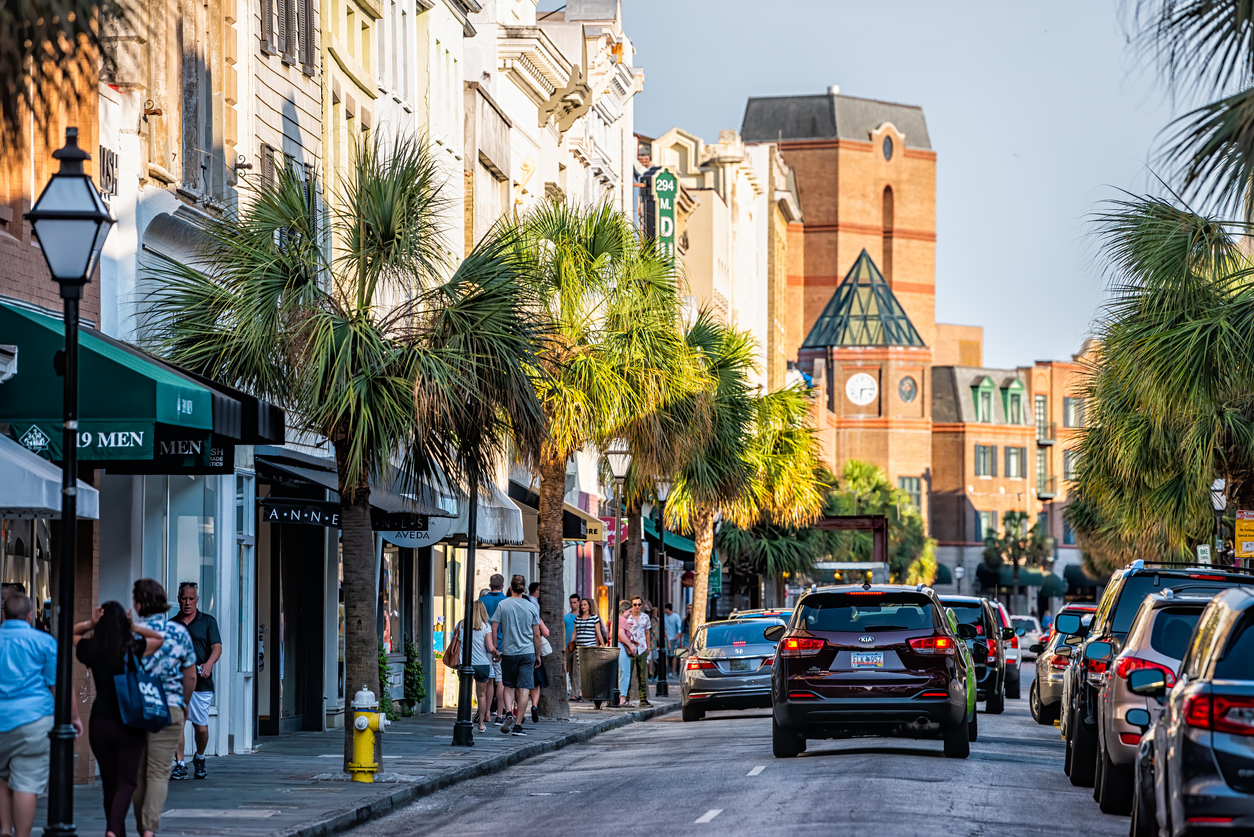 Walkable Dining & Shopping